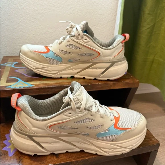 Hoka One One X Opening Ceremony Clifton - Picture 3 of 10